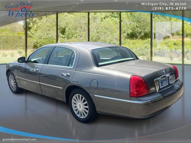 used 2003 Lincoln Town Car car, priced at $6,490