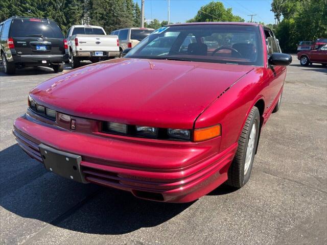 used 1994 Oldsmobile Cutlass Supreme car, priced at $5,900