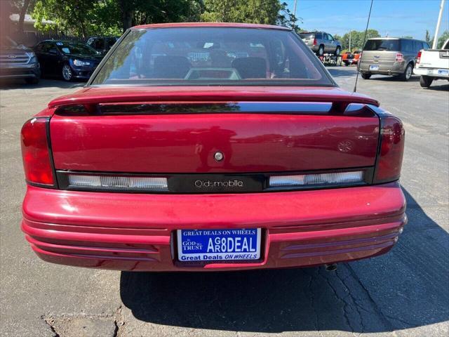 used 1994 Oldsmobile Cutlass Supreme car, priced at $5,900