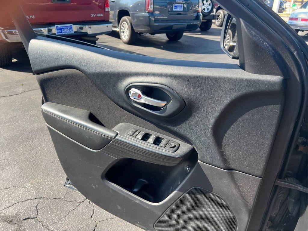 used 2016 Jeep Cherokee car, priced at $9,990