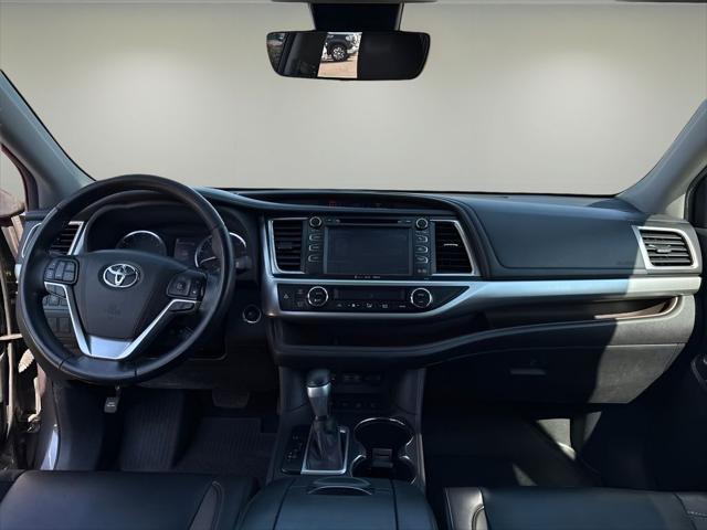 used 2019 Toyota Highlander car, priced at $24,420