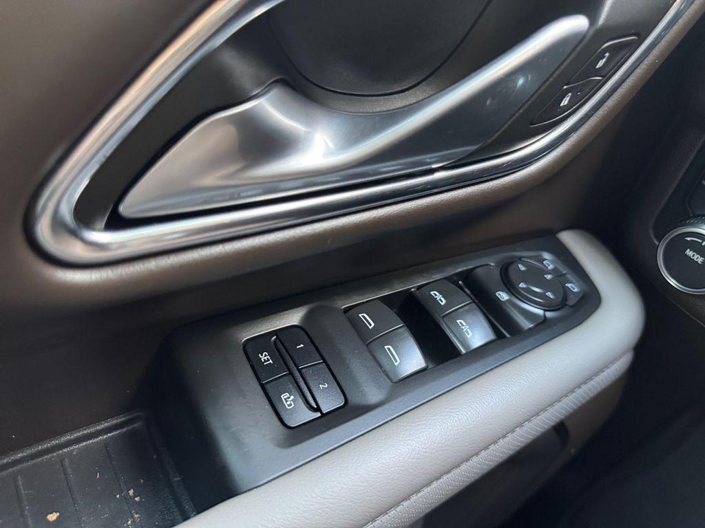 used 2022 GMC Yukon car, priced at $45,583