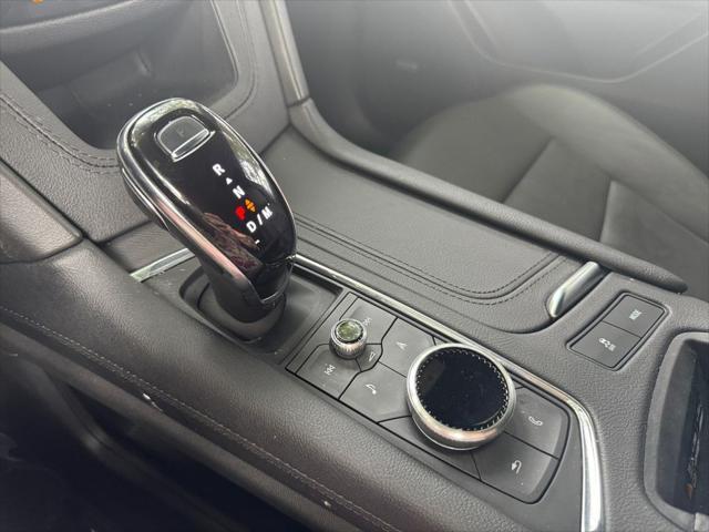 used 2024 Cadillac XT5 car, priced at $38,985