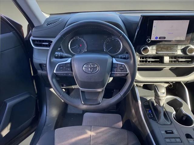 used 2024 Toyota Highlander car, priced at $40,387