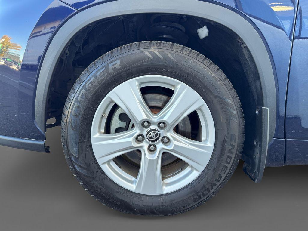 used 2020 Toyota Highlander car, priced at $25,750