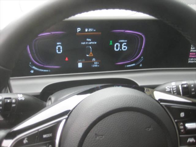 used 2025 Kia Seltos car, priced at $26,495