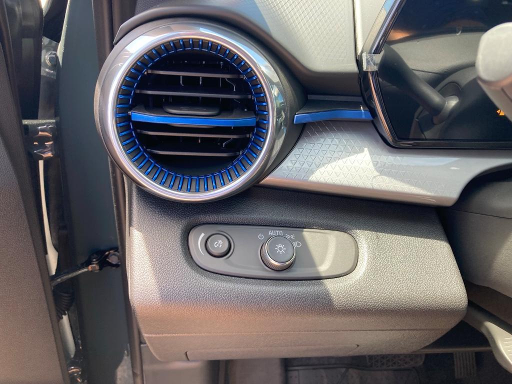 new 2025 Chevrolet Trax car, priced at $26,134