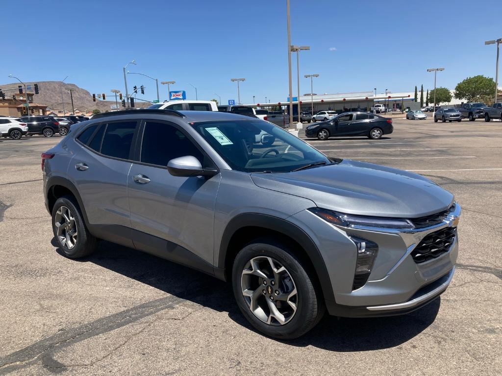 new 2025 Chevrolet Trax car, priced at $26,209