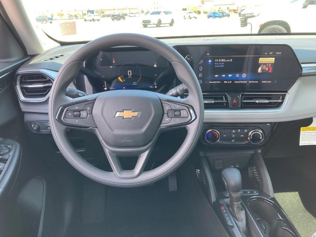 new 2025 Chevrolet TrailBlazer car, priced at $28,025