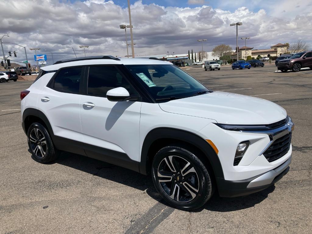 new 2025 Chevrolet TrailBlazer car, priced at $28,025