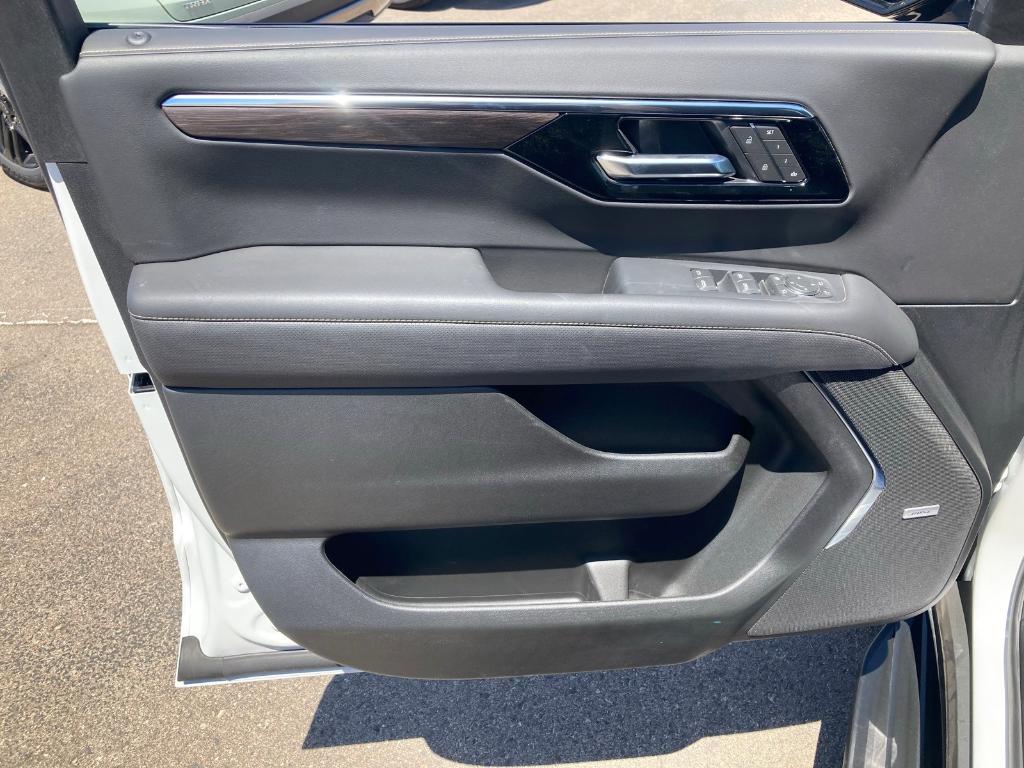 new 2025 Chevrolet Suburban car, priced at $84,245