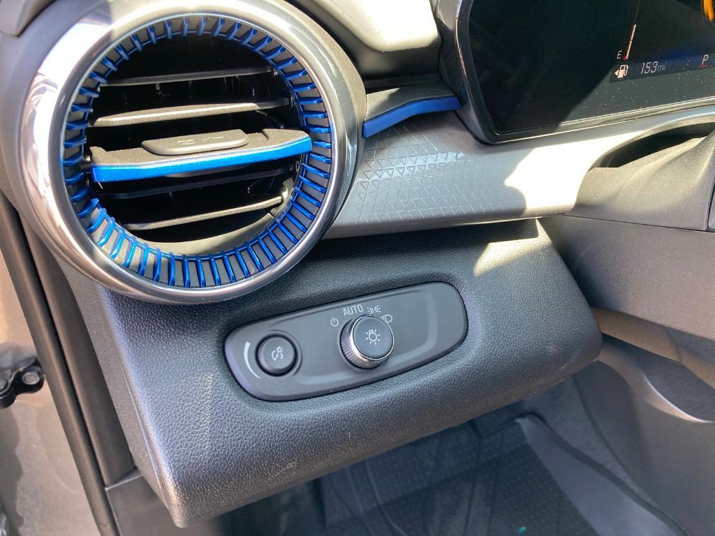 new 2025 Chevrolet Trax car, priced at $26,209