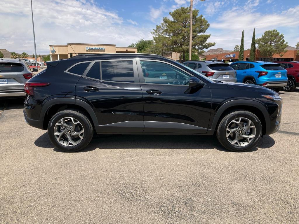 new 2025 Chevrolet Trax car, priced at $26,639