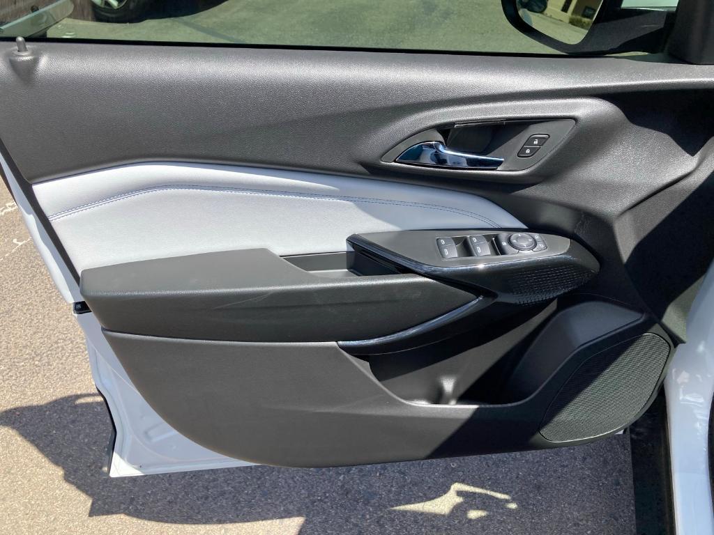 new 2025 Chevrolet Trax car, priced at $26,209