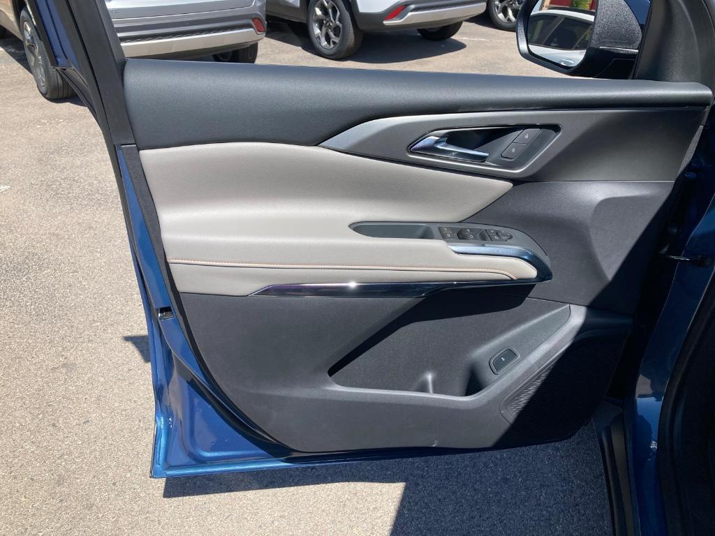 new 2025 Chevrolet Traverse car, priced at $42,994