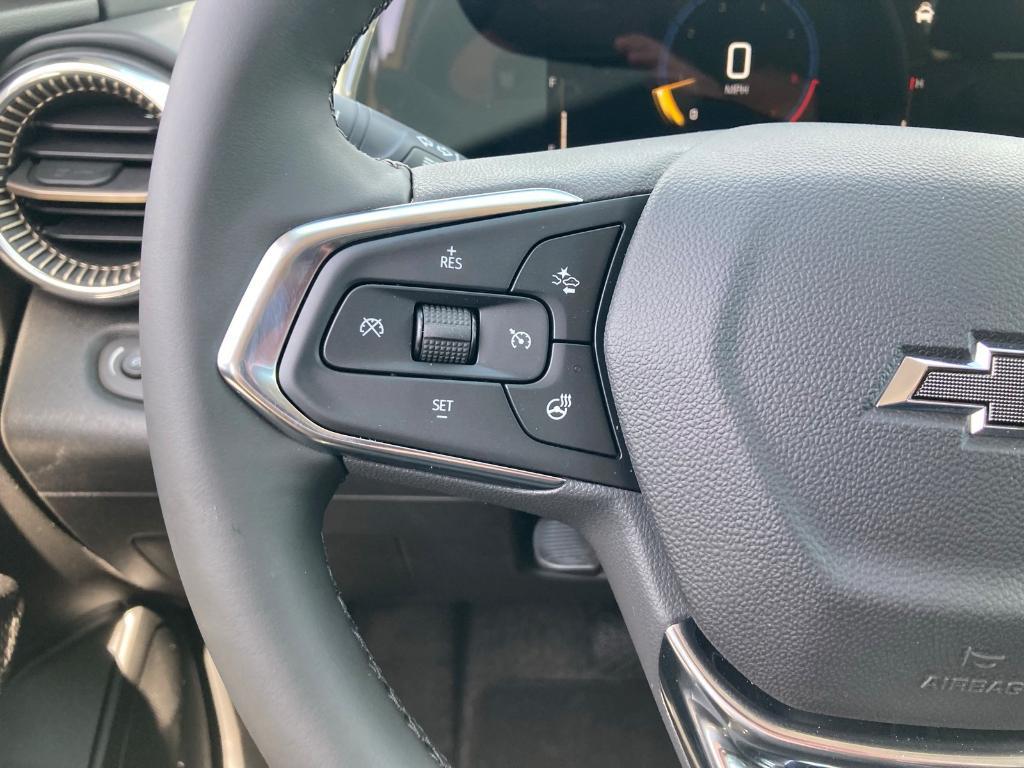 new 2025 Chevrolet Trax car, priced at $26,460