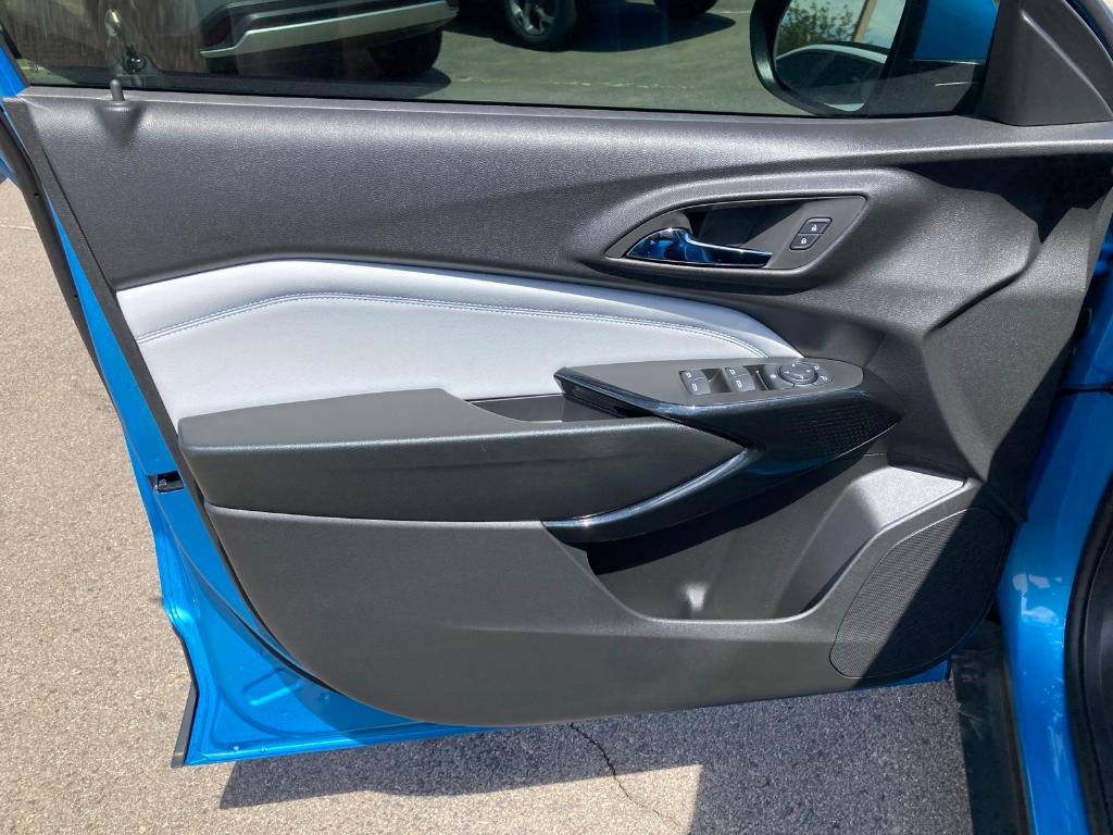 new 2025 Chevrolet Trax car, priced at $26,604