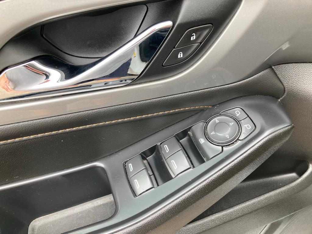 used 2021 Chevrolet Traverse car, priced at $13,524