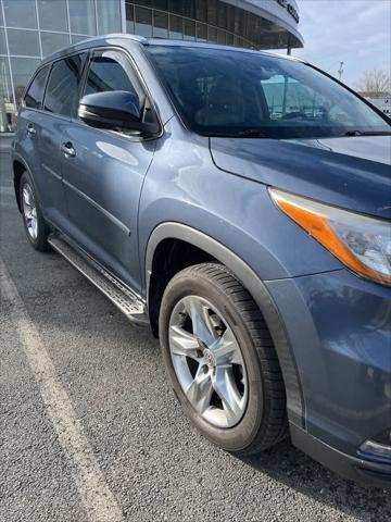 used 2015 Toyota Highlander car, priced at $17,700