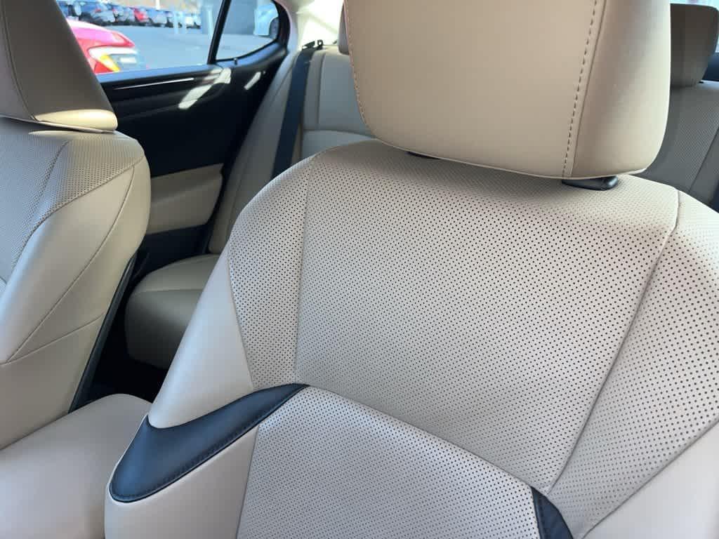 used 2021 Lexus ES 350 car, priced at $31,172