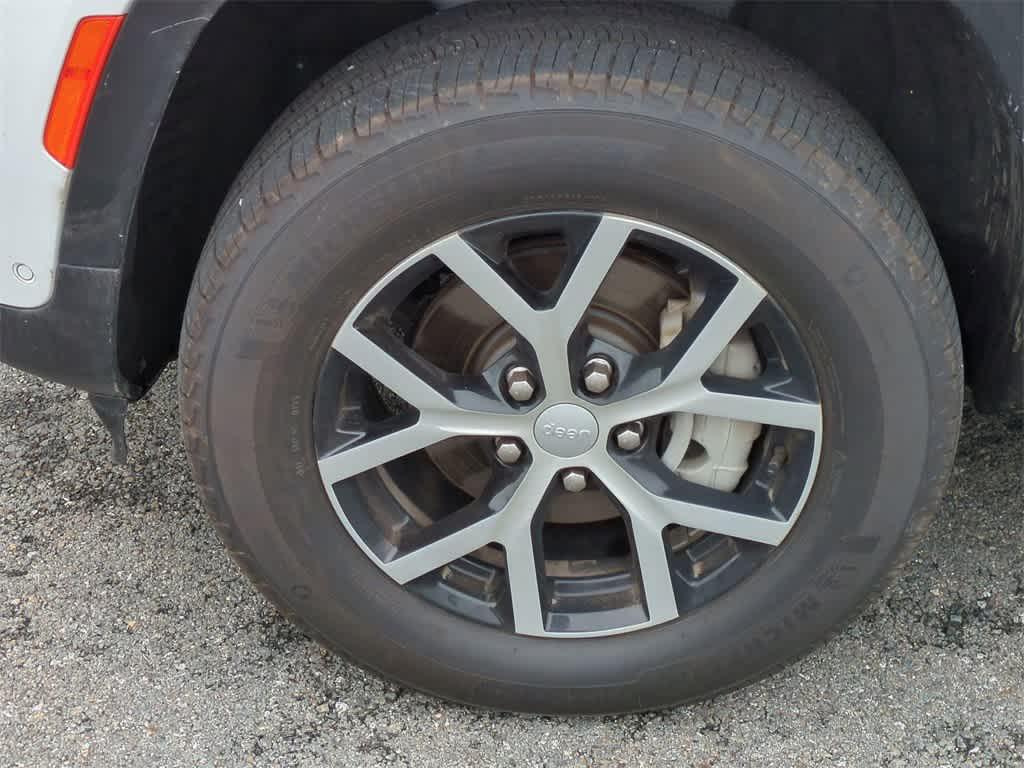used 2024 Jeep Grand Cherokee car, priced at $38,800