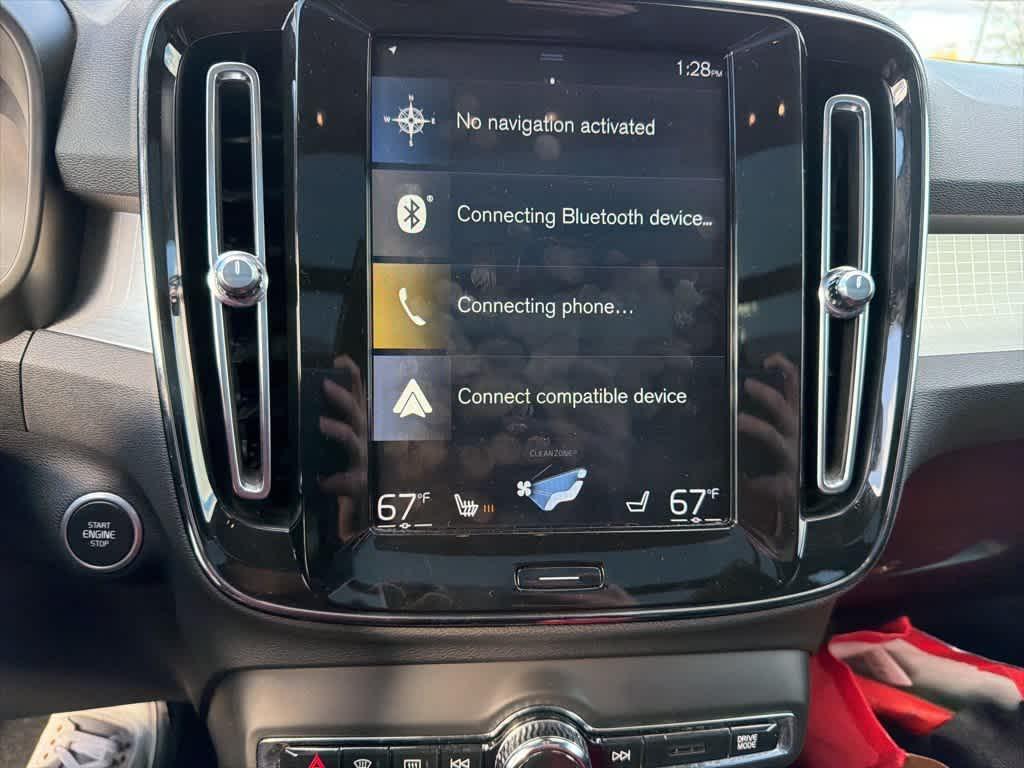 used 2020 Volvo XC40 car, priced at $21,298