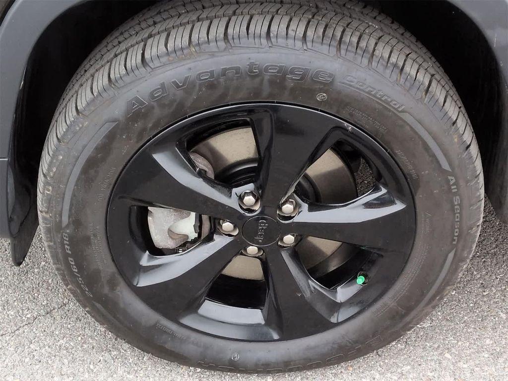 used 2019 Jeep Cherokee car, priced at $12,899