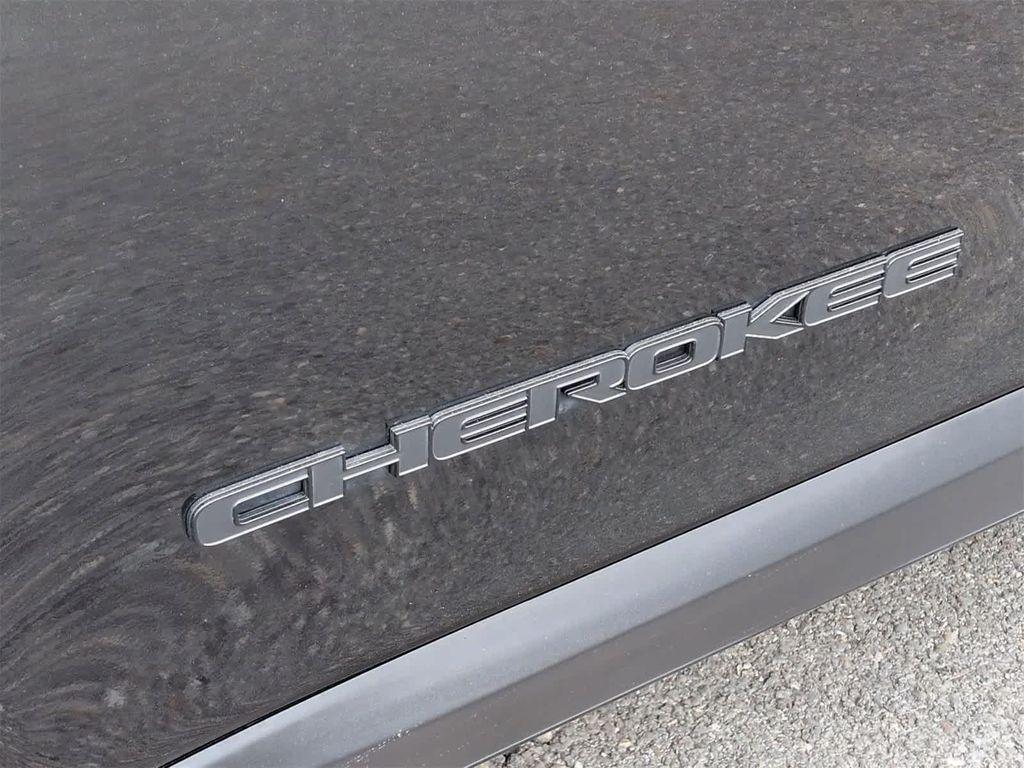 used 2019 Jeep Cherokee car, priced at $12,899