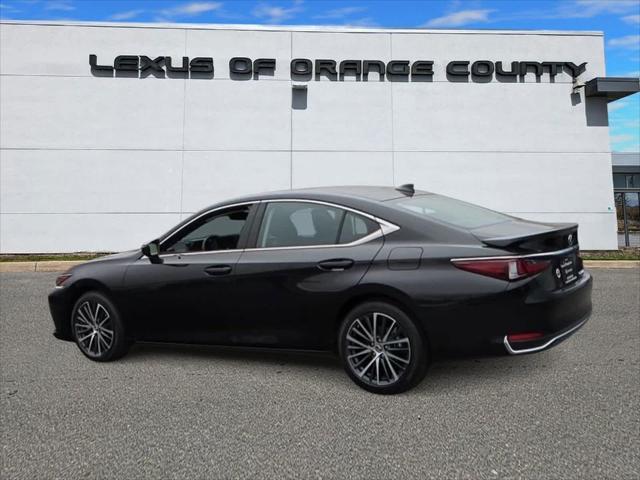 new 2025 Lexus ES 300h car, priced at $52,294