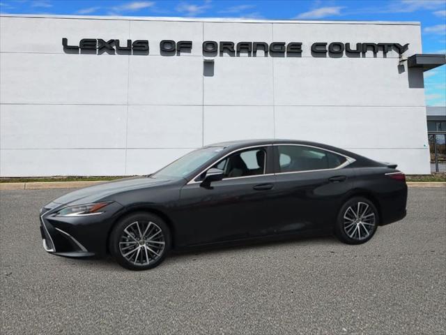 new 2025 Lexus ES 300h car, priced at $52,294