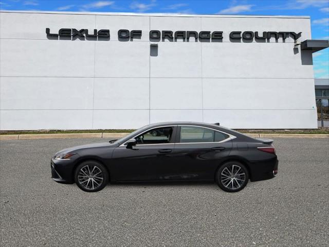 new 2025 Lexus ES 300h car, priced at $52,294