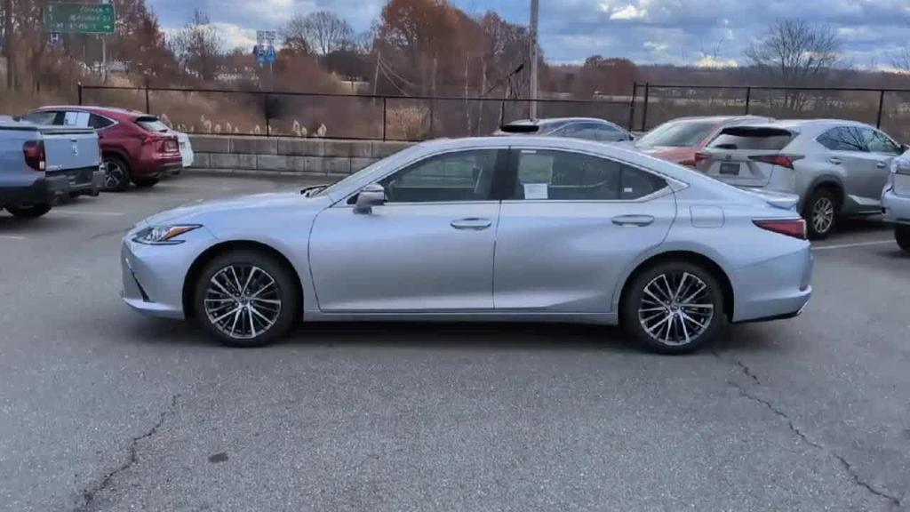 new 2025 Lexus ES 350 car, priced at $50,385