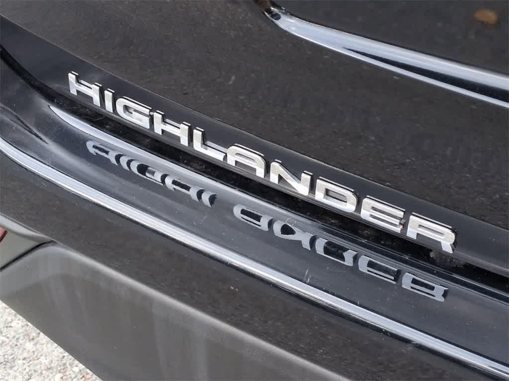 used 2023 Toyota Highlander car, priced at $32,586