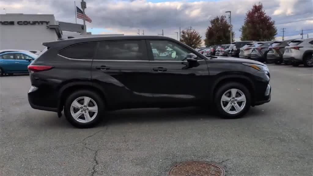 used 2023 Toyota Highlander car, priced at $32,586