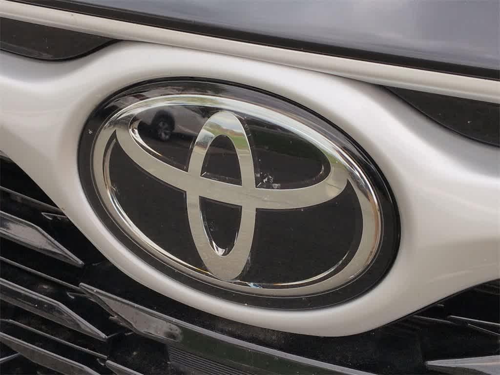 used 2023 Toyota Highlander car, priced at $32,586