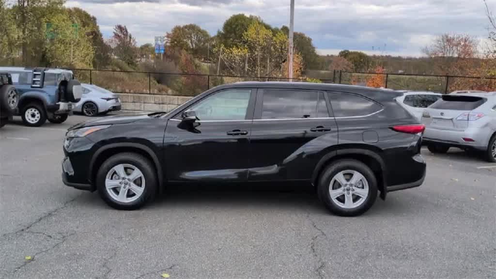 used 2023 Toyota Highlander car, priced at $32,586