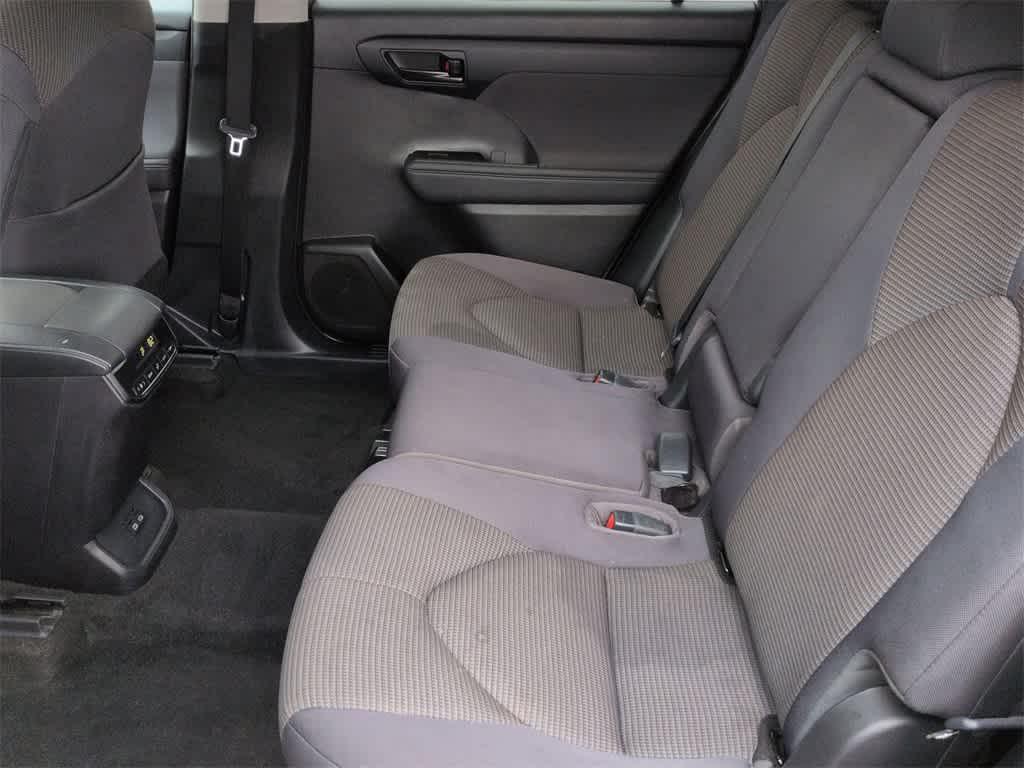 used 2023 Toyota Highlander car, priced at $32,586