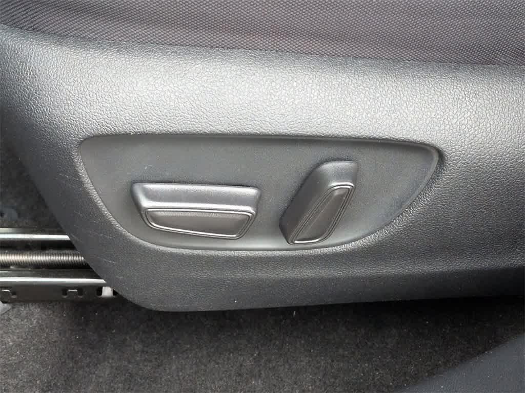 used 2023 Toyota Highlander car, priced at $32,586