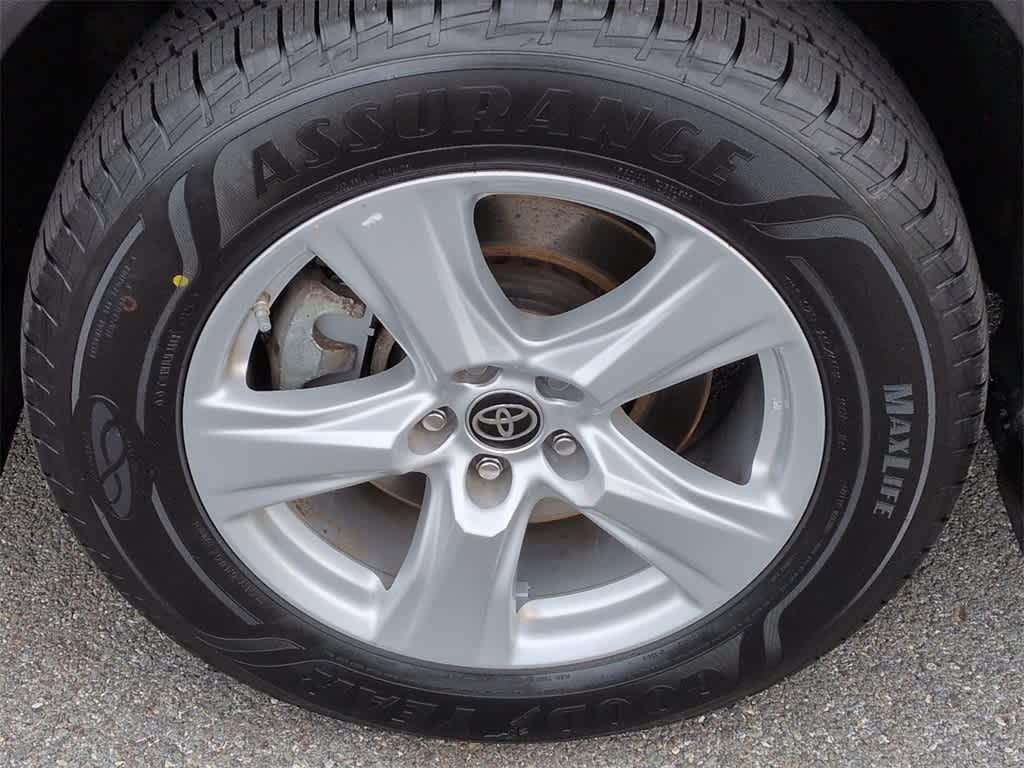 used 2023 Toyota Highlander car, priced at $32,586