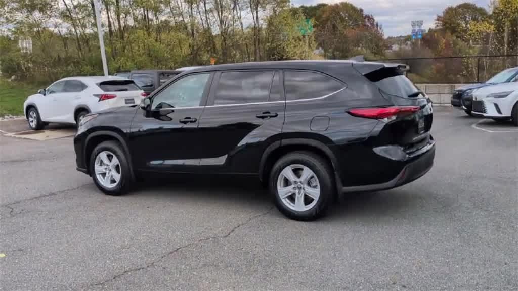 used 2023 Toyota Highlander car, priced at $32,586