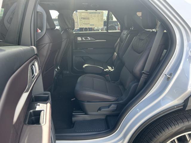 new 2025 Ford Explorer car, priced at $59,501