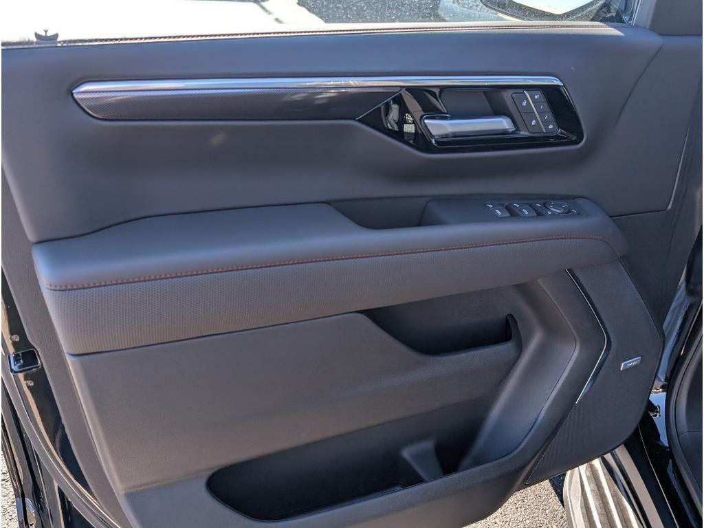 new 2025 Chevrolet Suburban car