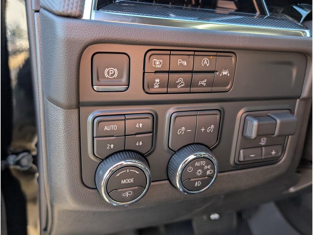 new 2025 Chevrolet Suburban car