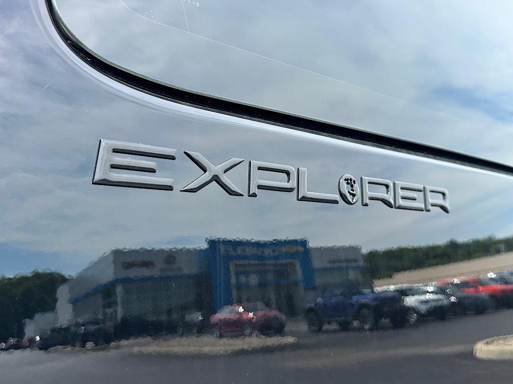 new 2025 Chevrolet Express 2500 car, priced at $91,860