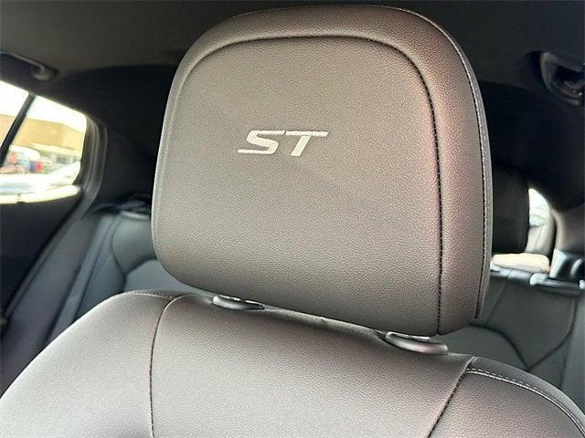 new 2025 Buick Envista car, priced at $30,959