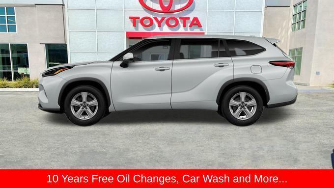new 2025 Toyota Highlander car, priced at $42,613