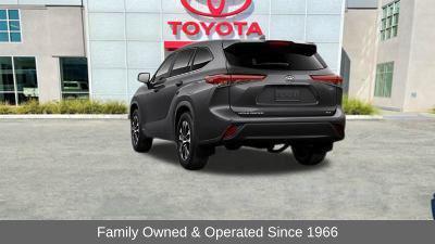 new 2025 Toyota Highlander Hybrid car, priced at $49,173