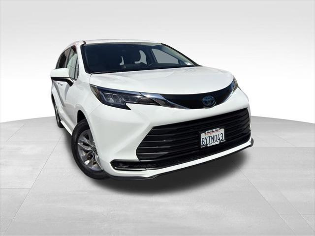 used 2022 Toyota Sienna car, priced at $39,998