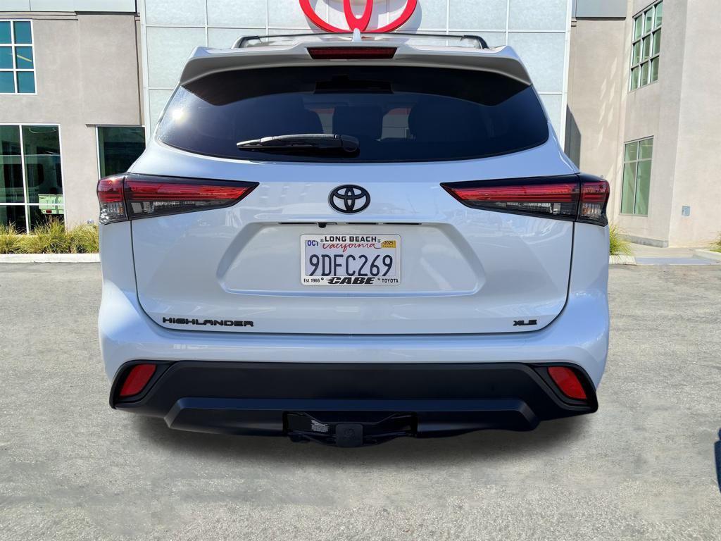 used 2022 Toyota Highlander car, priced at $36,498