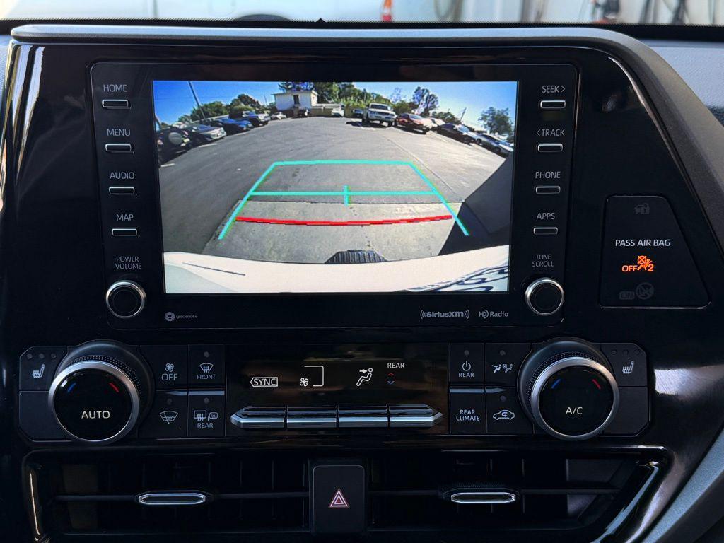 used 2022 Toyota Highlander car, priced at $36,498